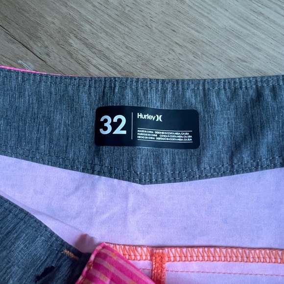 Men’s Hurley Boardshort - Picture 2 of 3